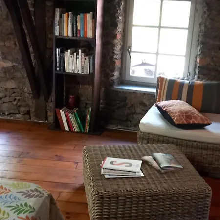 Les Cedres Bleus De Joany